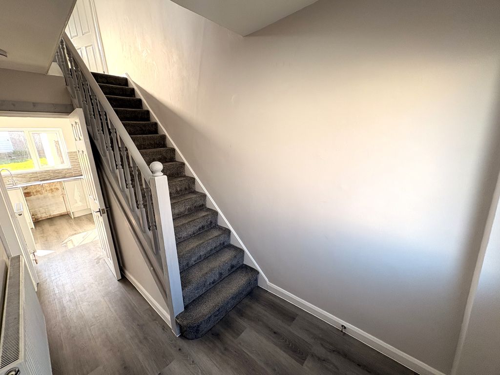 Property photo 2 of 12 Hallway