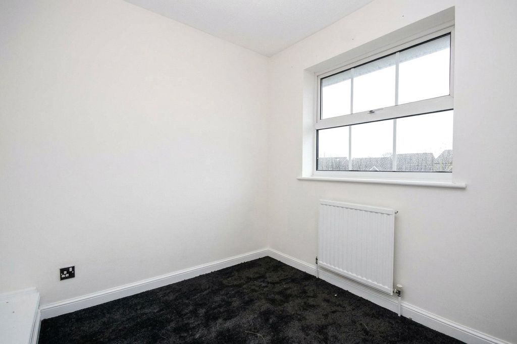 Property photo 3 of 11 Picture No. 12