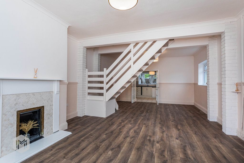 Property photo 2 of 20 Picture No. 16