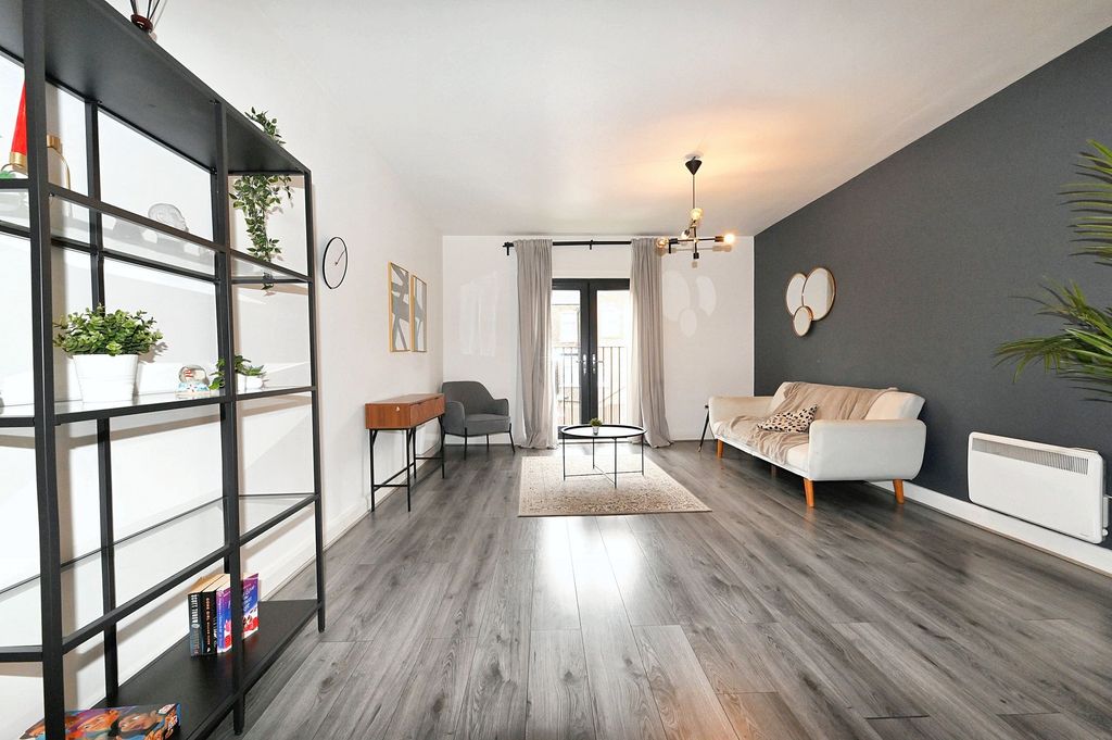 Property photo 2 of 9