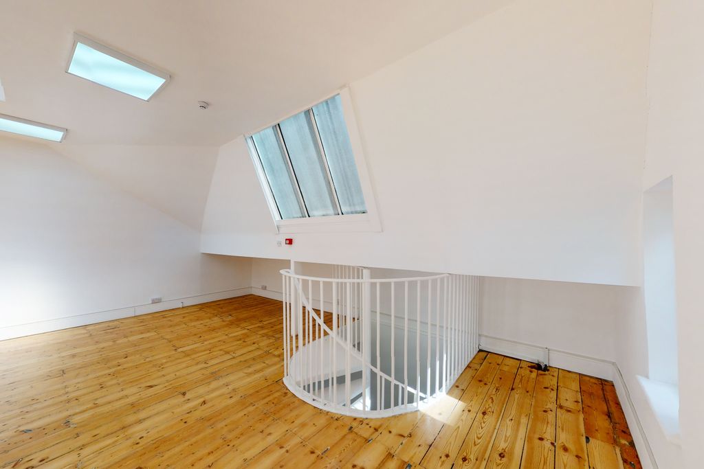 Property photo 3 of 16 1st Floor