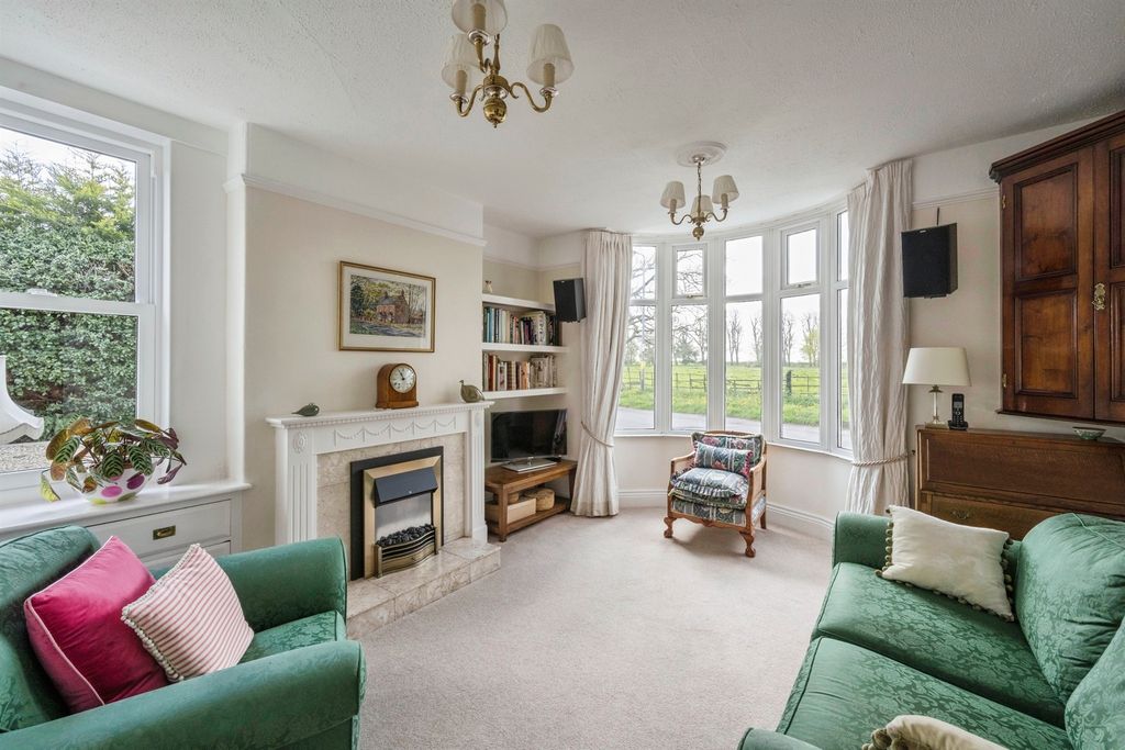 Property photo 2 of 19