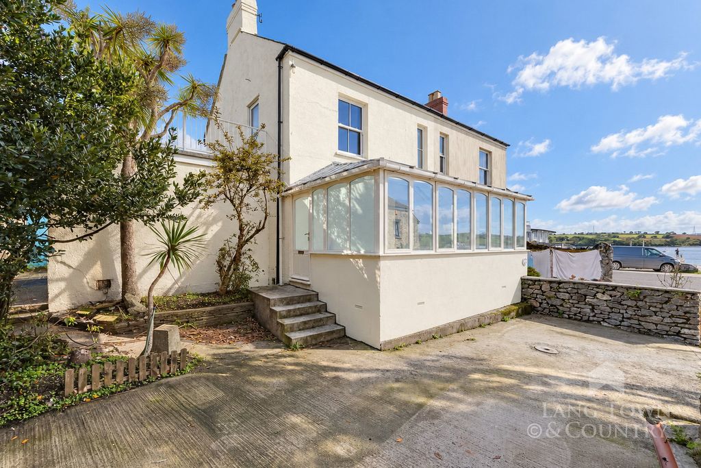 Property photo 3 of 28