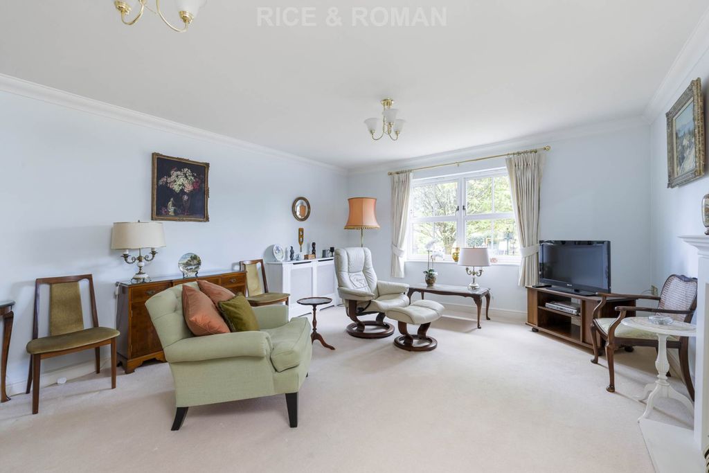 Property photo 2 of 14
