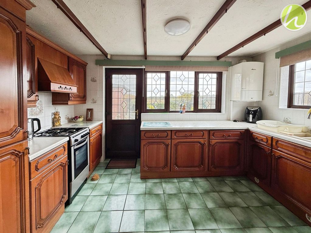 Property photo 3 of 17