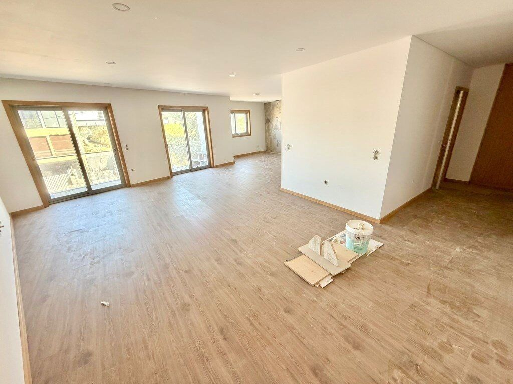Property photo 1 of 27 Apartment T3 New With 2 Fronts And 156m2, Balcony And Garage Space - Nogueira Da Regedoura