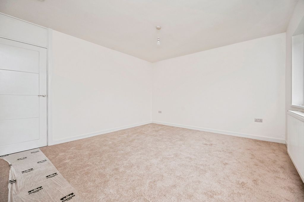 Property photo 3 of 12 Pbox-Img.Jpg