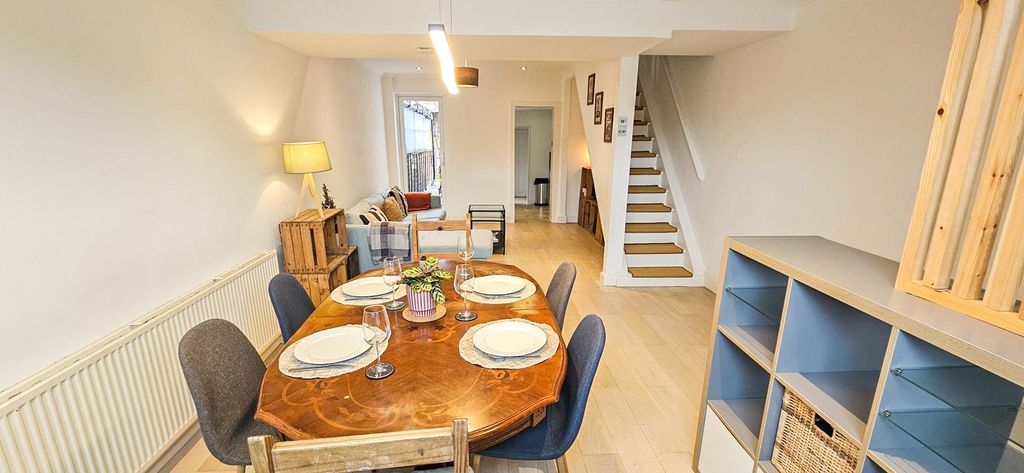 Property photo 2 of 23