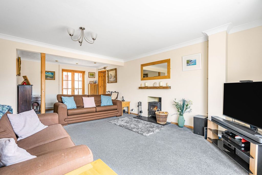 Property photo 3 of 25