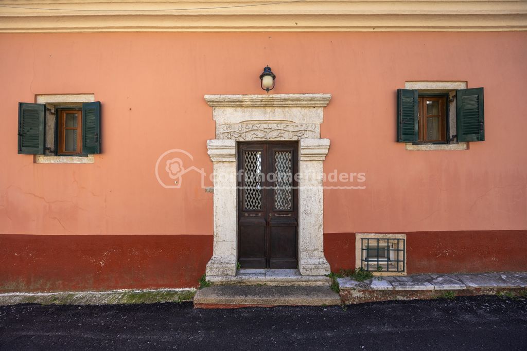 Property photo 3 of 21 Stone Doorway
