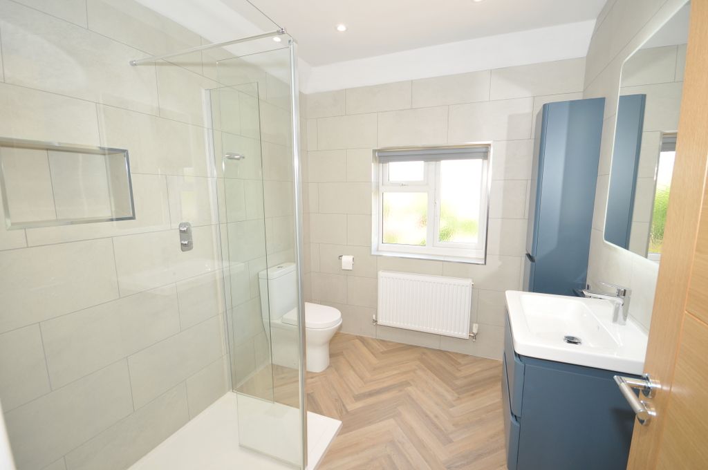 Property photo 2 of 14 Bathroom View 1