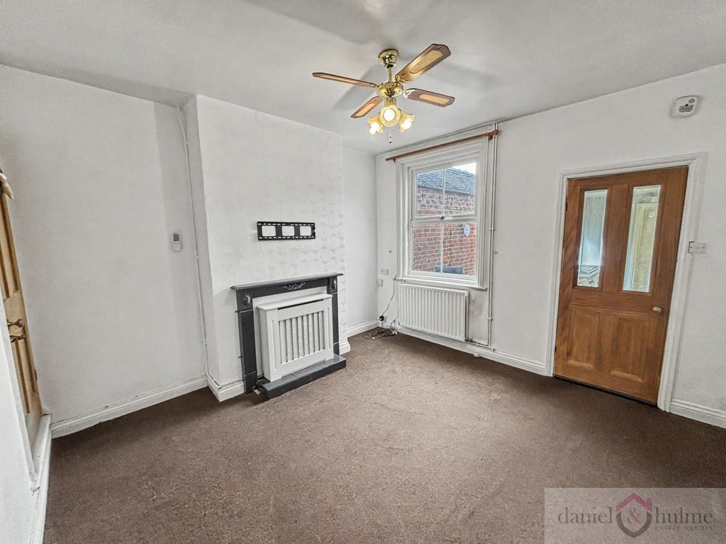 Property photo 3 of 14 Img_9107