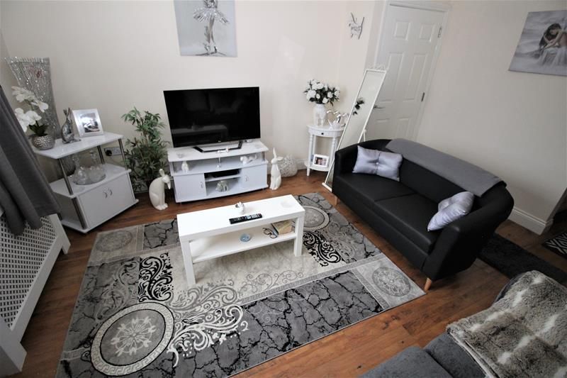Property photo 3 of 6 Lounge1