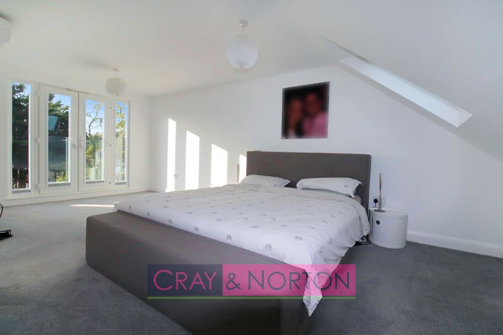 Property photo 2 of 12 Photo 2