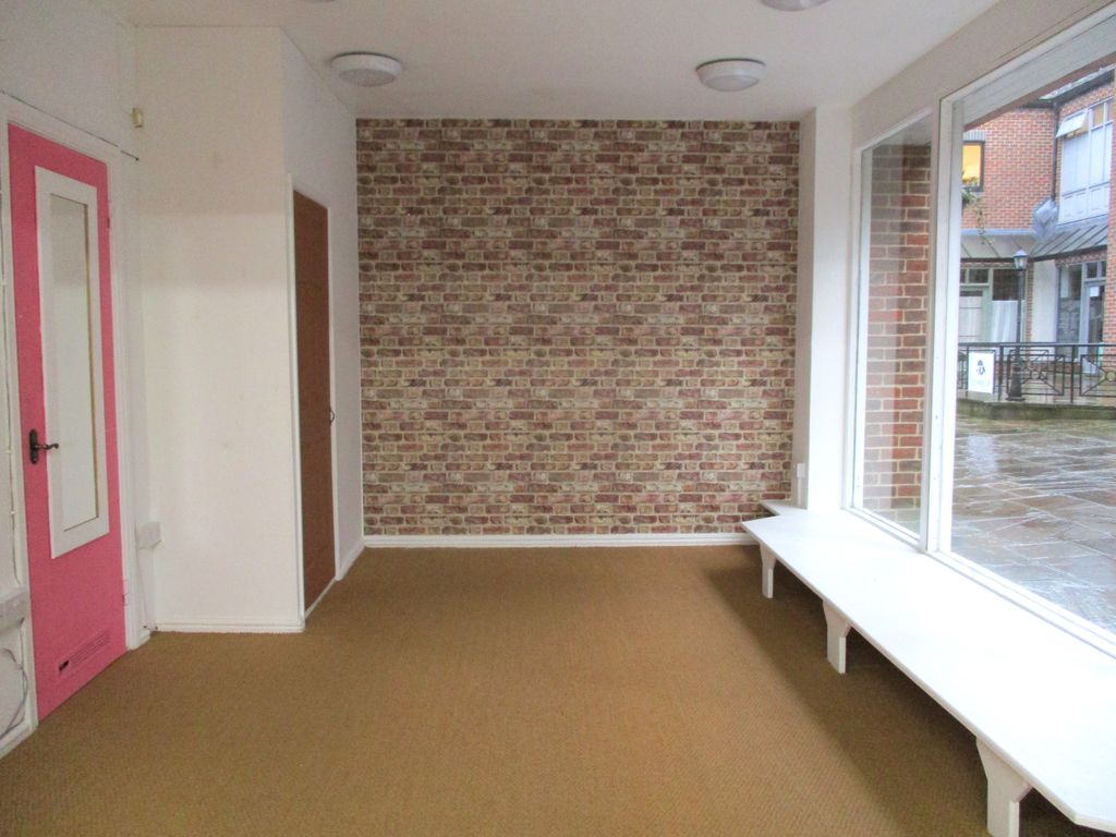 Property photo 3 of 5