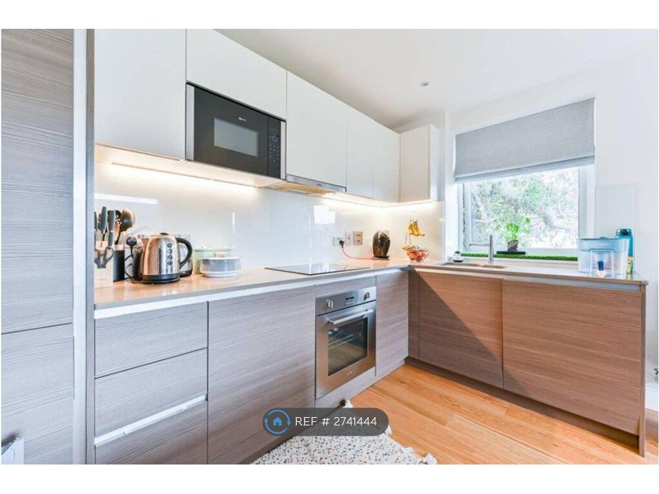 Property photo 2 of 9 Kitchen