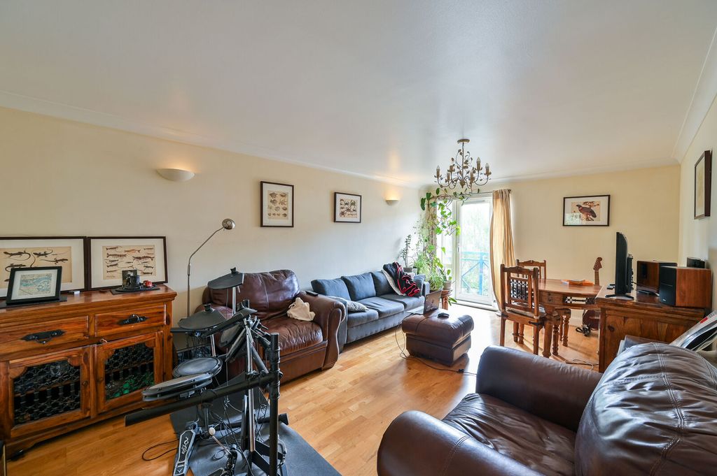 Property photo 2 of 7