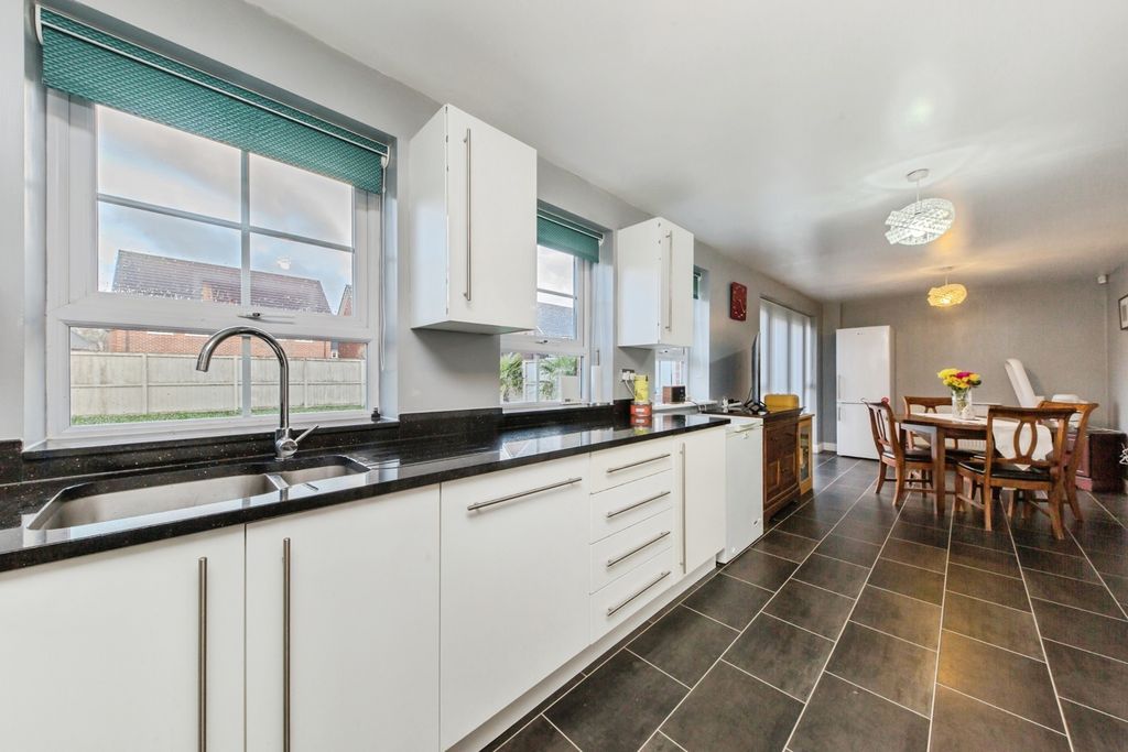 Property photo 3 of 20 Pbox-Img.Jpg