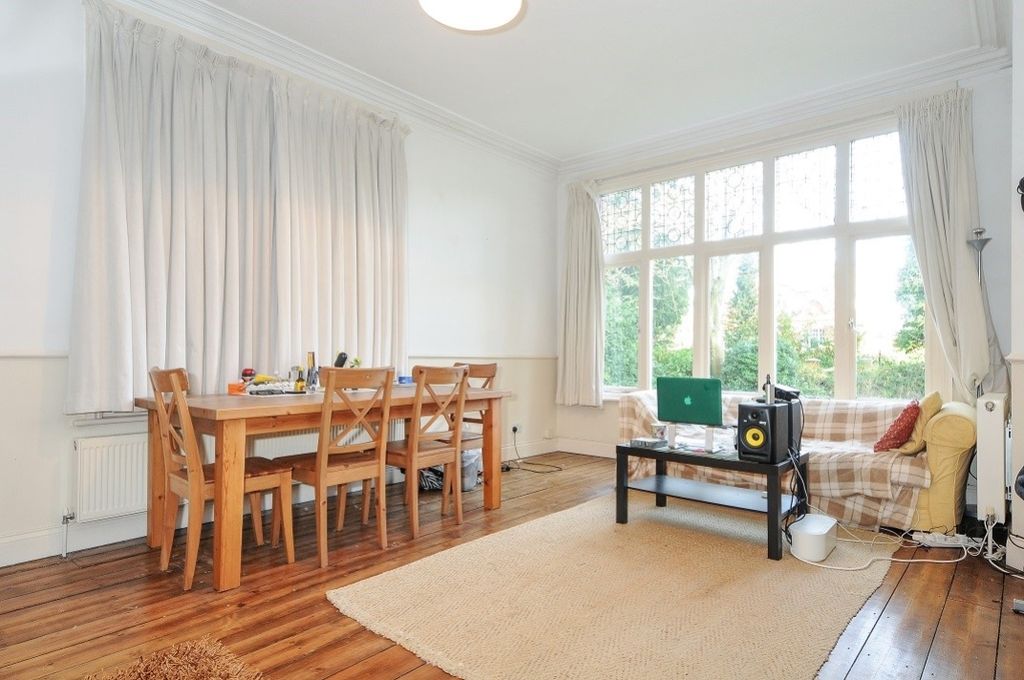 Property photo 3 of 5 Dining