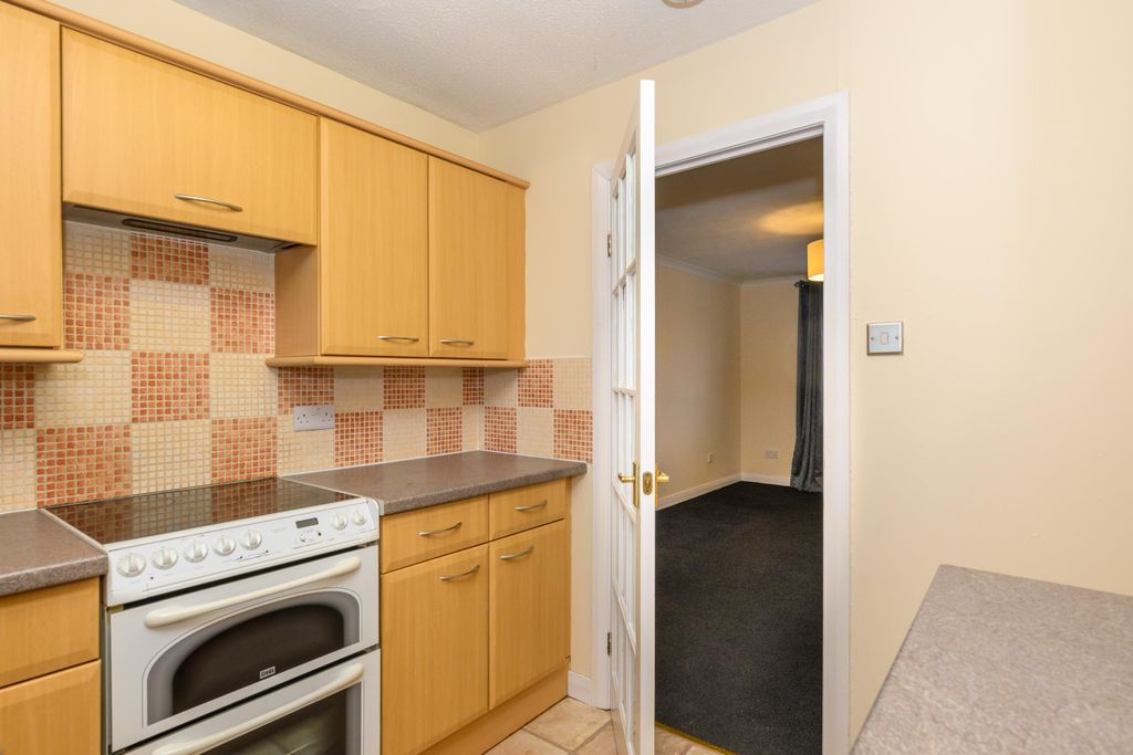 Property photo 3 of 24