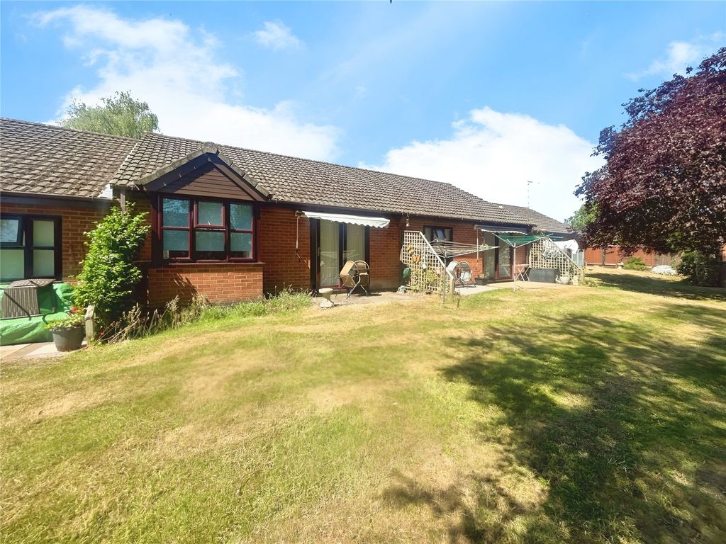 Property photo 1 of 7 Front