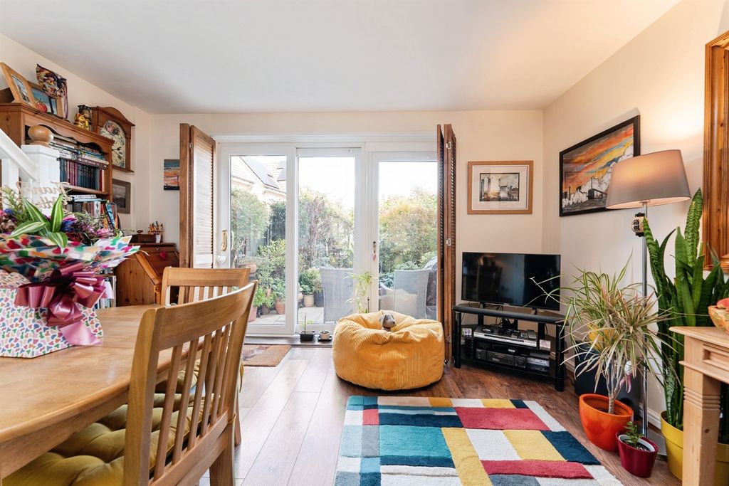 Property photo 3 of 16