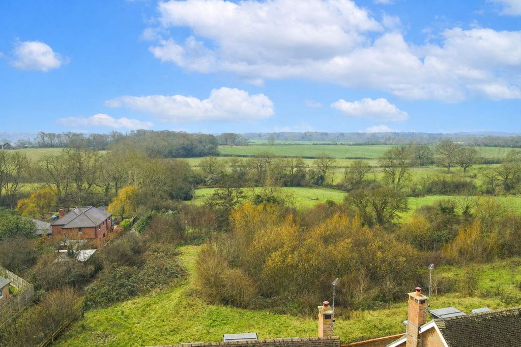 Property photo 2 of 39