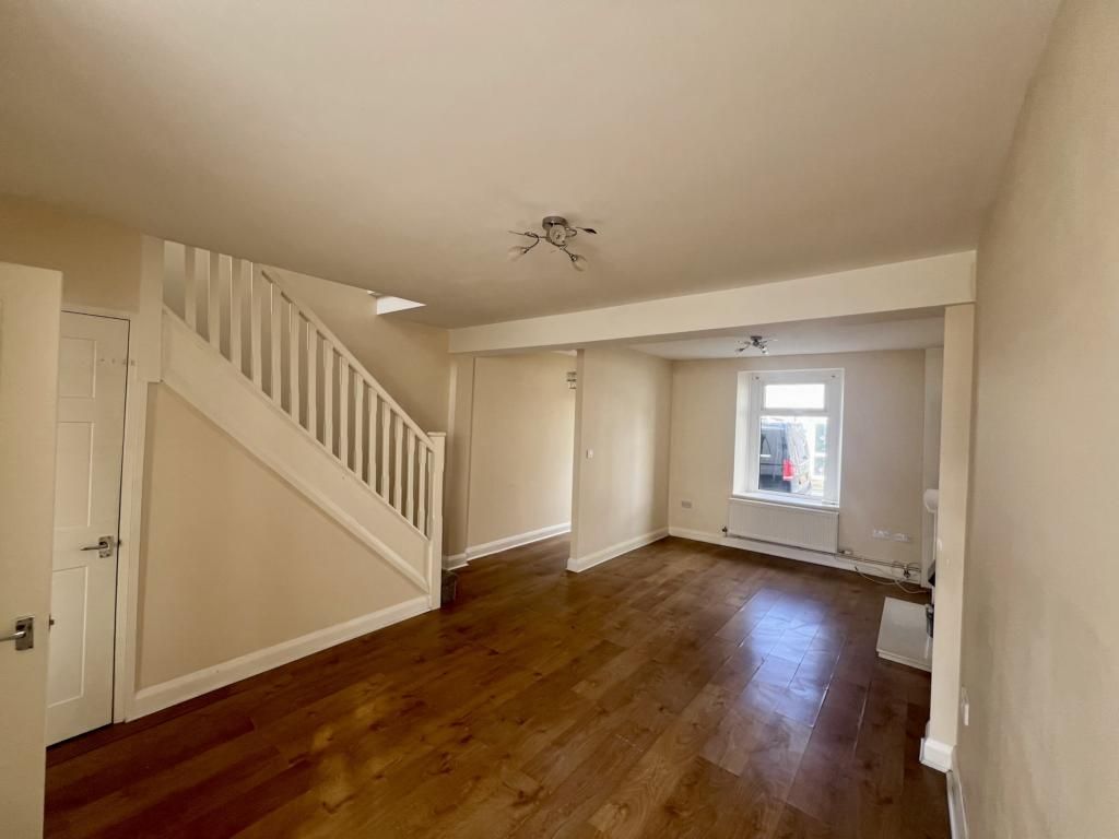 Property photo 3 of 10 Lounge