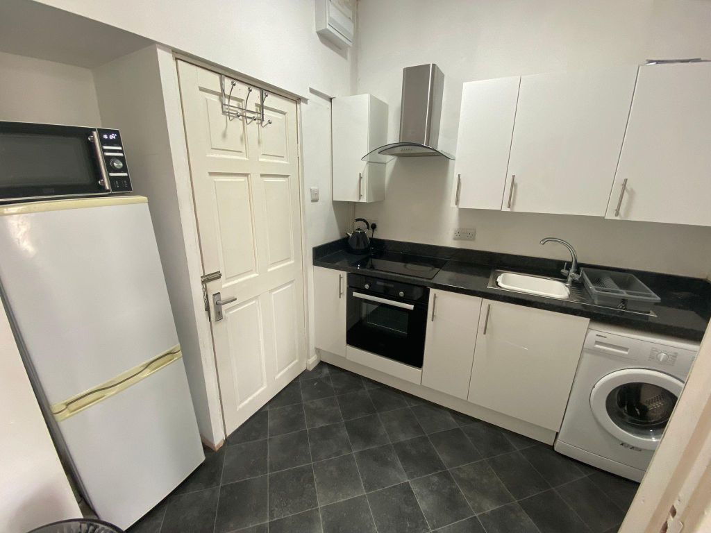 Property photo 2 of 5 Kitchen