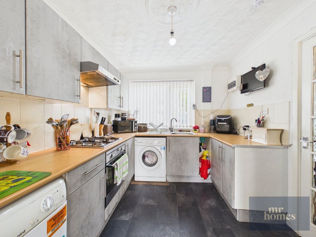 Property photo 3 of 31