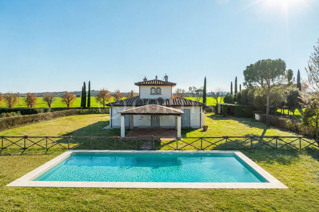 Property photo 1 of 60 Elegant Restored Farmstead With Pool And Private Garden In Cortona
