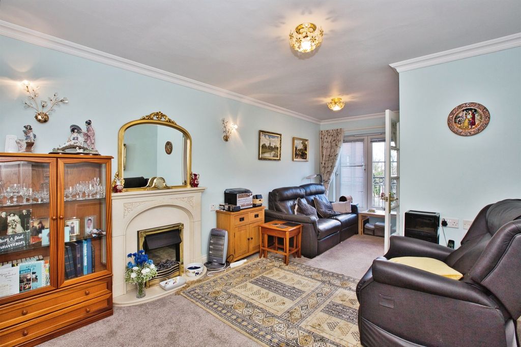 Property photo 2 of 18