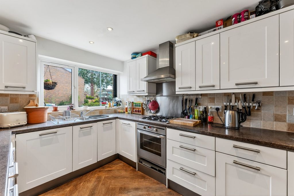 Property photo 3 of 20