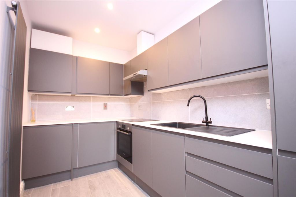 Property photo 2 of 5 Kitchen