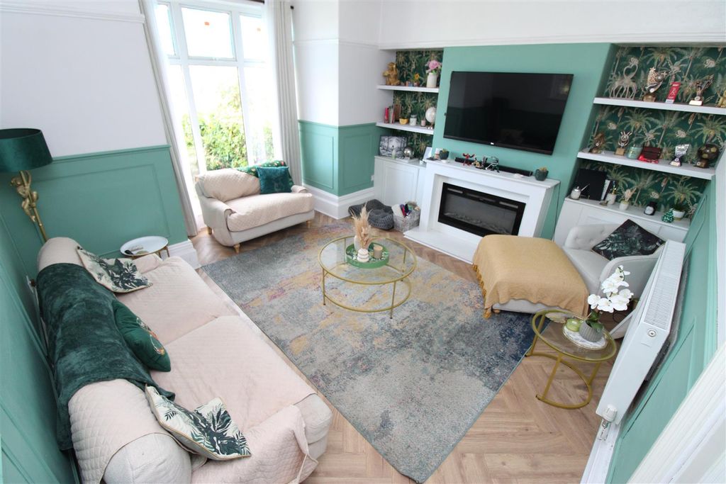 Property photo 2 of 32
