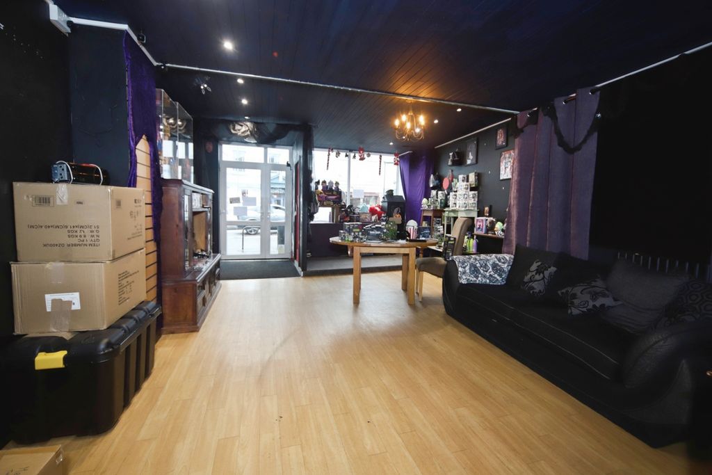 Property photo 3 of 20