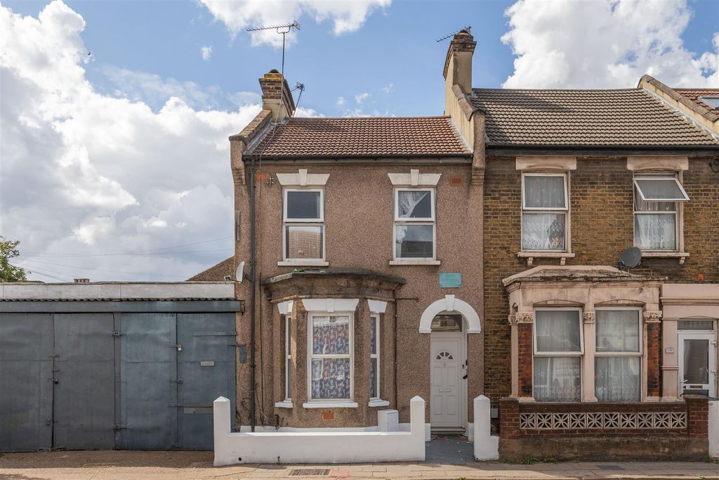 Property photo 1 of 13 Green Street E7