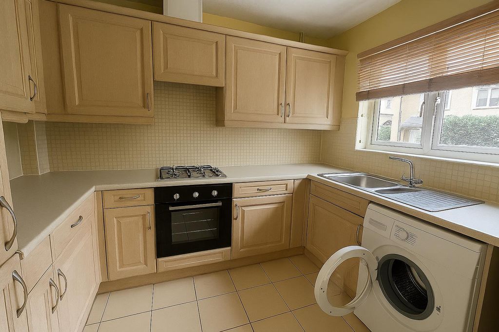 Property photo 3 of 5 Kitchen
