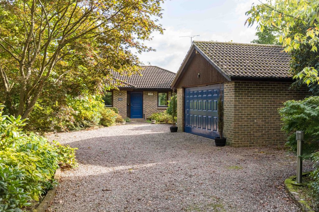 Property photo 2 of 23