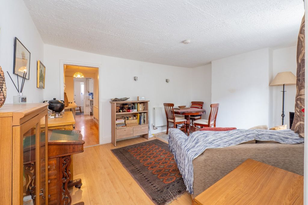 Property photo 3 of 15 Picture No. 04