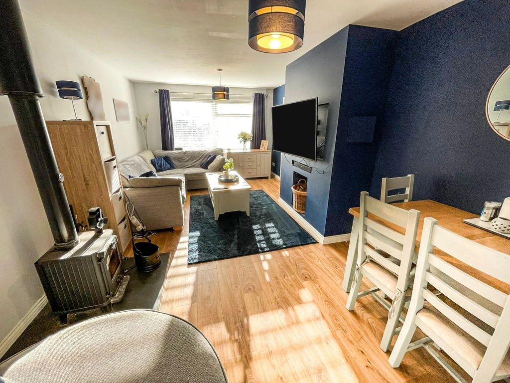 Property photo 2 of 18 Tlc_79Afe96d-c057-4A2A-8Ade-2780Ed31903B_27639A7.J