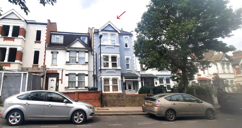 Property photo 1 of 3