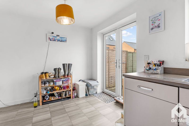 Property photo 3 of 10 Photo 8