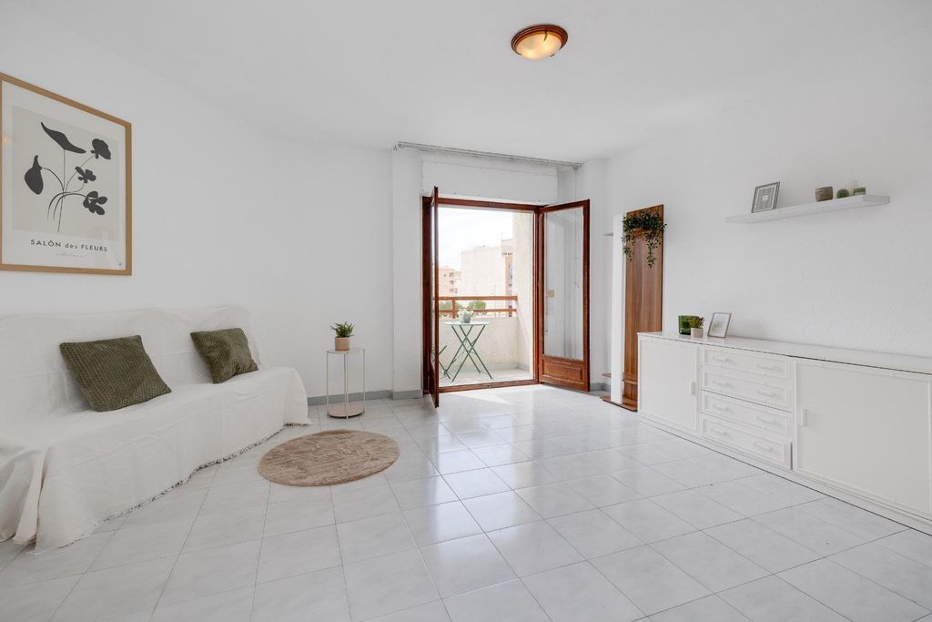 Property photo 2 of 50