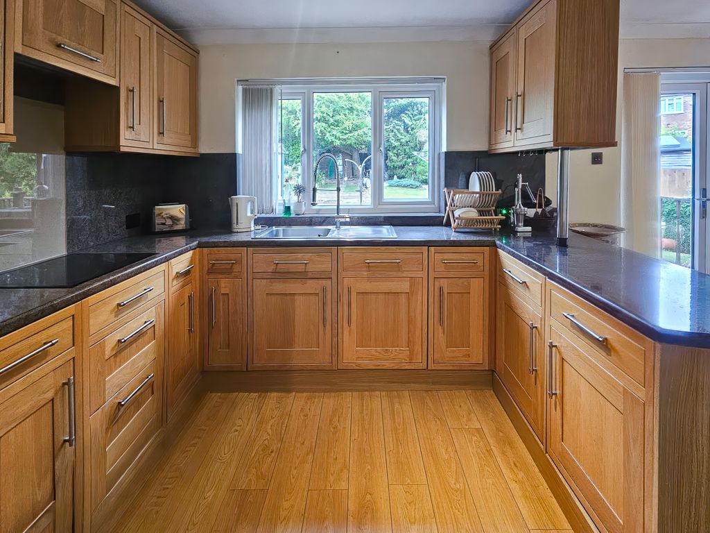 Property photo 3 of 17 Photo 16