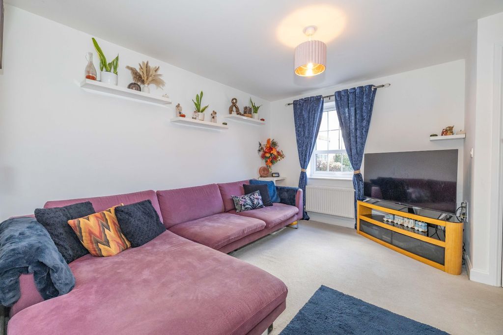 Property photo 2 of 12 Picture 2