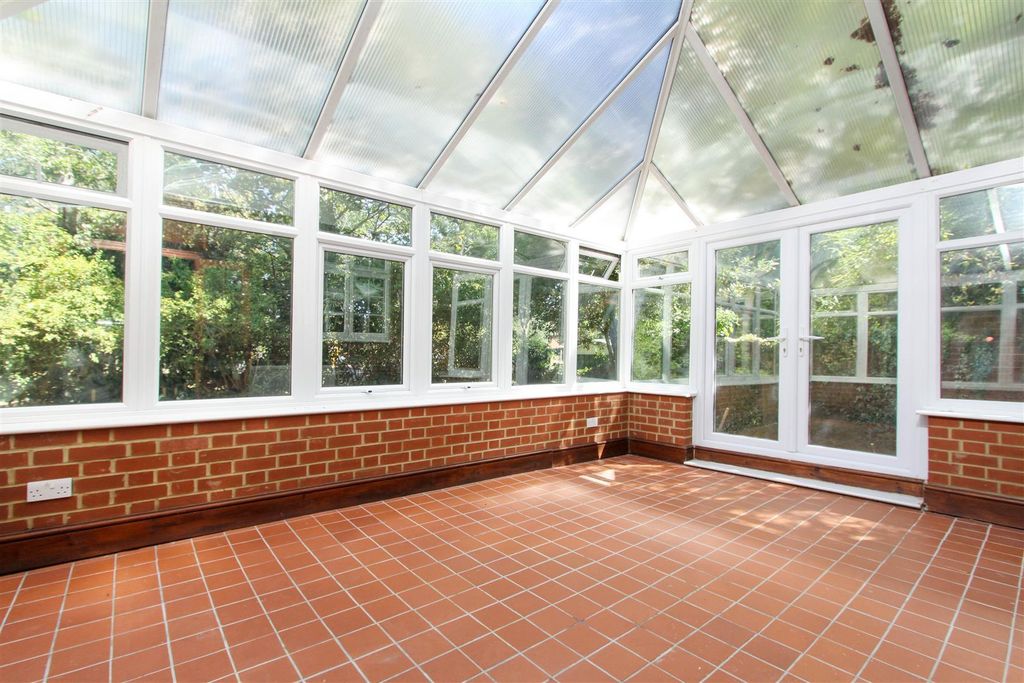 Property photo 2 of 12 Conservatory