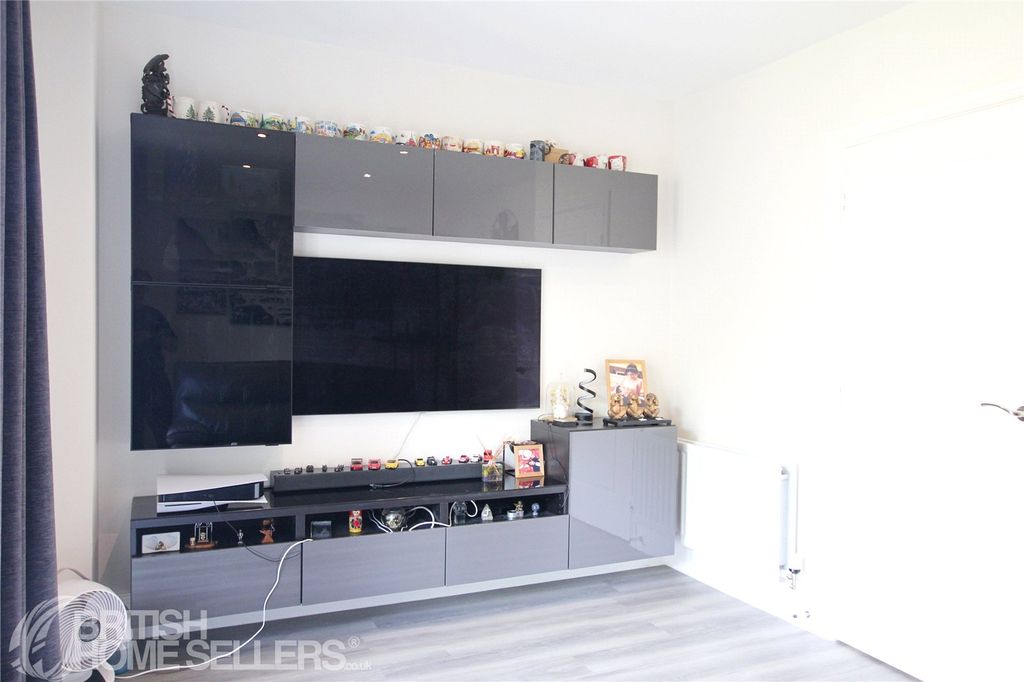 Property photo 3 of 17 Picture No. 04