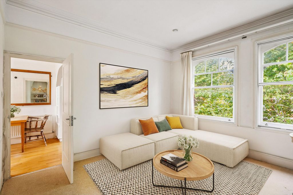 Property photo 3 of 13 Image