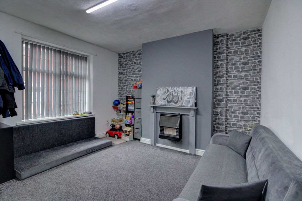 Property photo 2 of 17 2